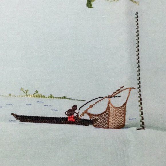 Vintage Embroidered Linen Table Cloth/Napkins 6pc - Picture 7 of 10